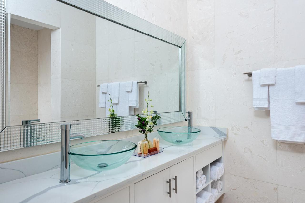 Zenza Boutique Hotel Turtle Cove Екстер'єр фото